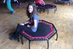 Marcela Nosková - V tělocvičně KSV Baunatal - cvičení na trampolínách